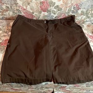 Men’s brown DC shorts
